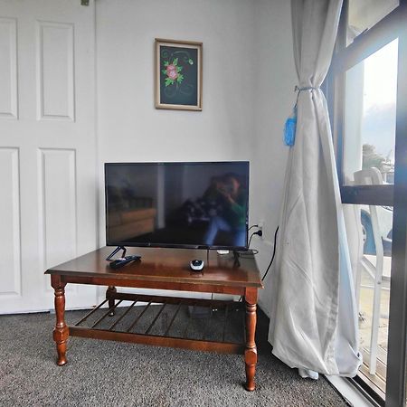 From 160 For Two Bedrooms Property In Уелингтън Екстериор снимка